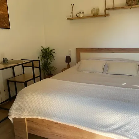 D'hote Independante Bed & Breakfast *